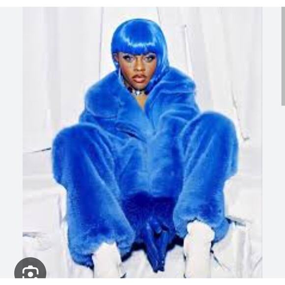 Soft Gray Large Faux Fur Snap Up Jacket.Baggy. Hip Hop. NYC. Trendy. 90s. Y2K. - Picture 4 of 13